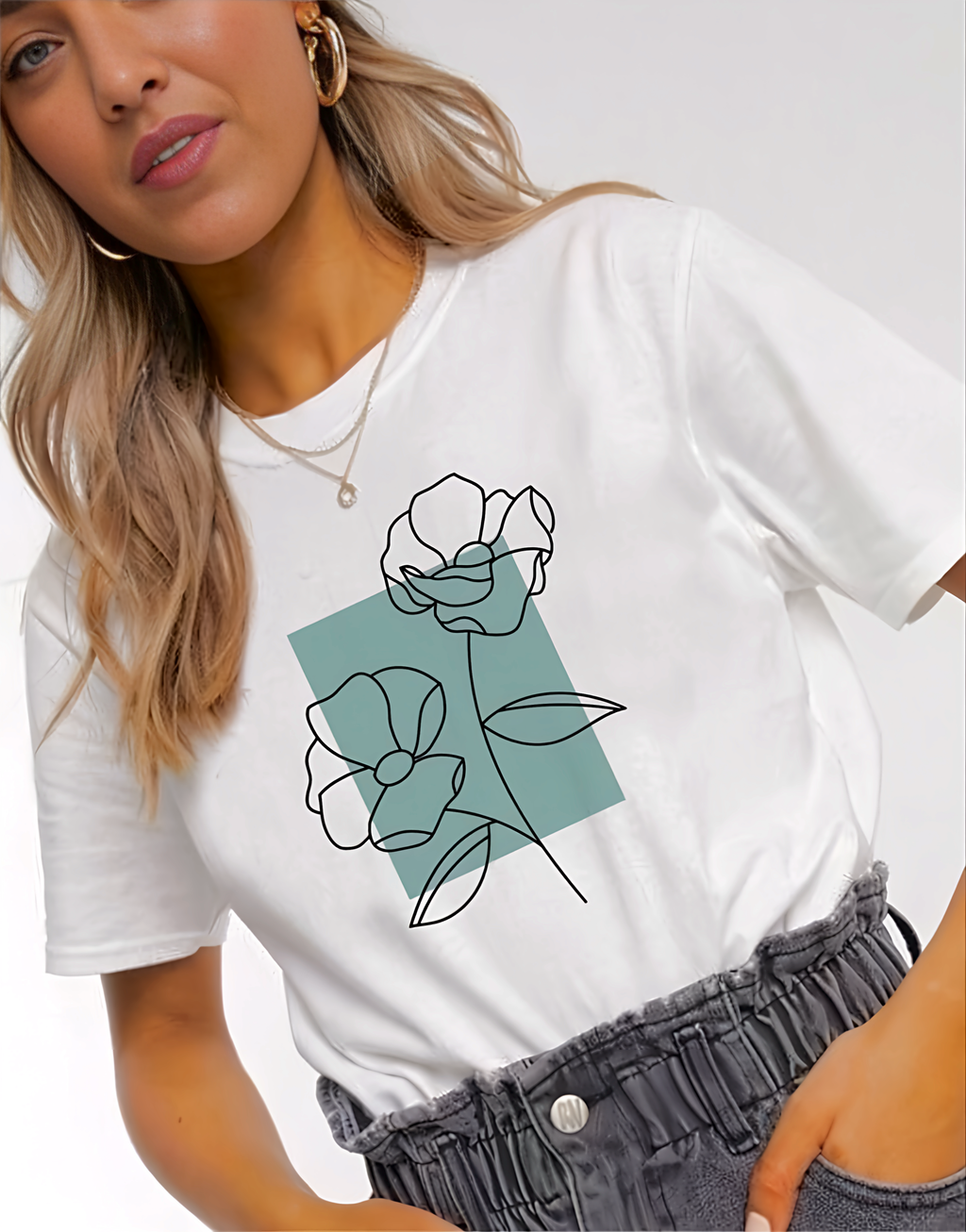 Camiseta Flores Trazo Minimalista