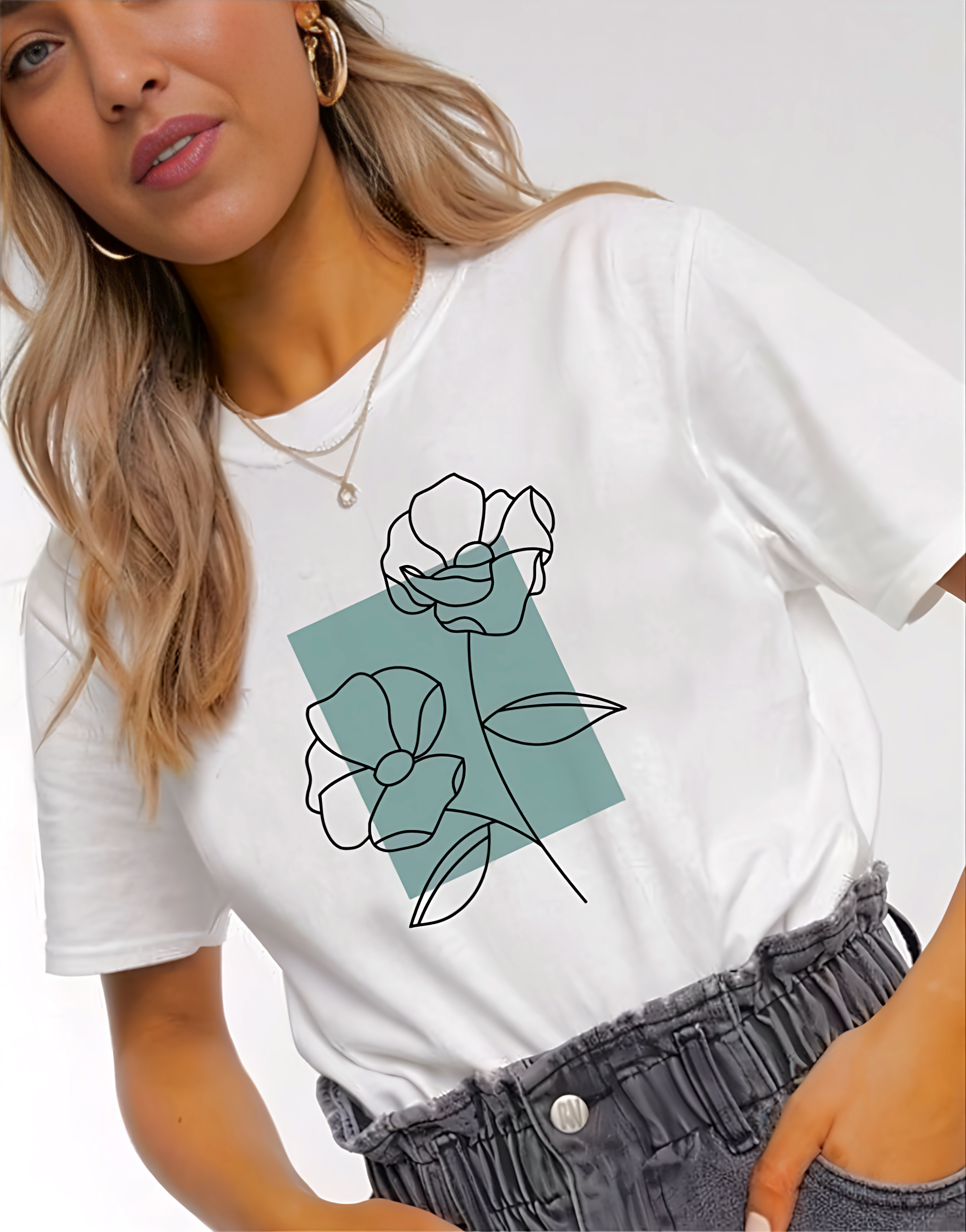 Camiseta Flores Trazo Minimalista