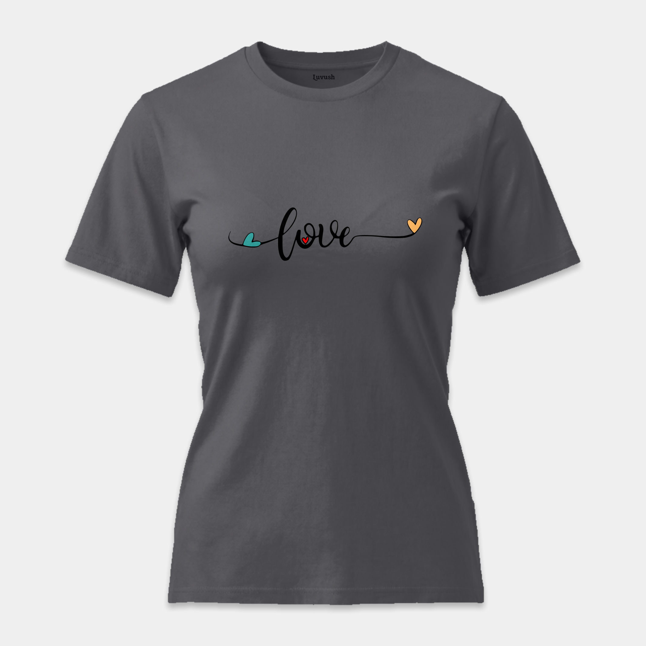 Camiseta Love Corazones Script