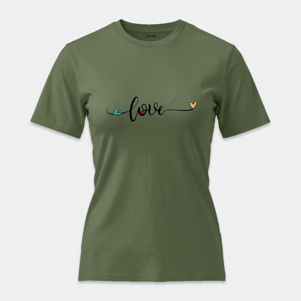 Camiseta Love Corazones Script