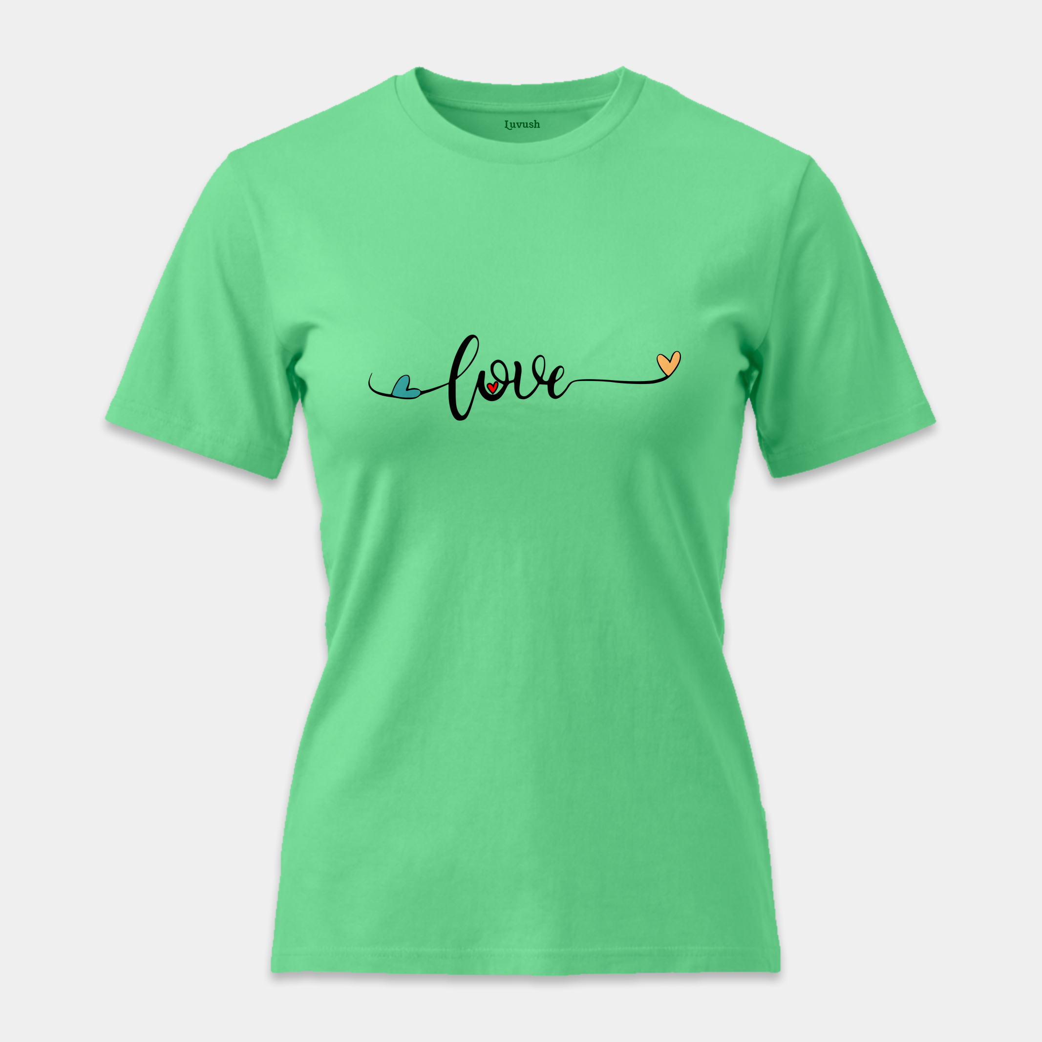 Camiseta Love Corazones Script