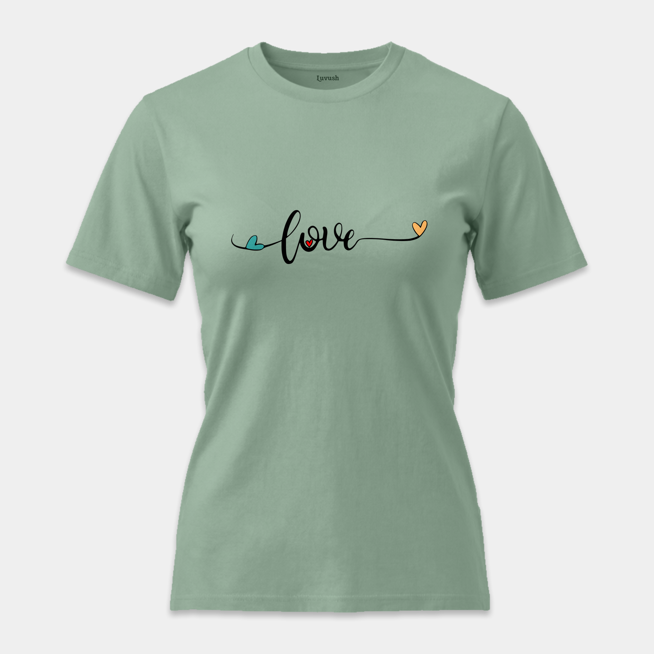 Camiseta Love Corazones Script