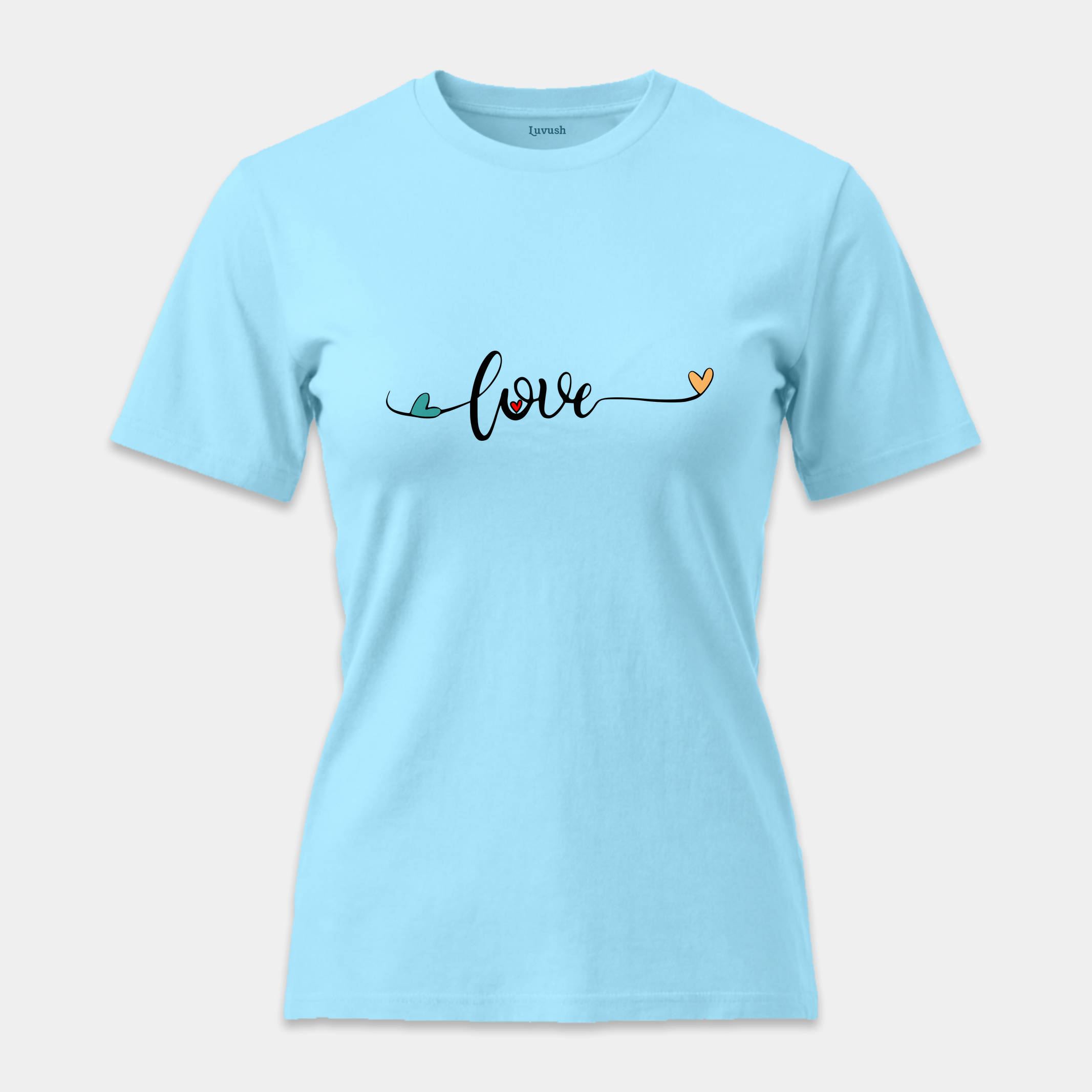 Camiseta Love Corazones Script