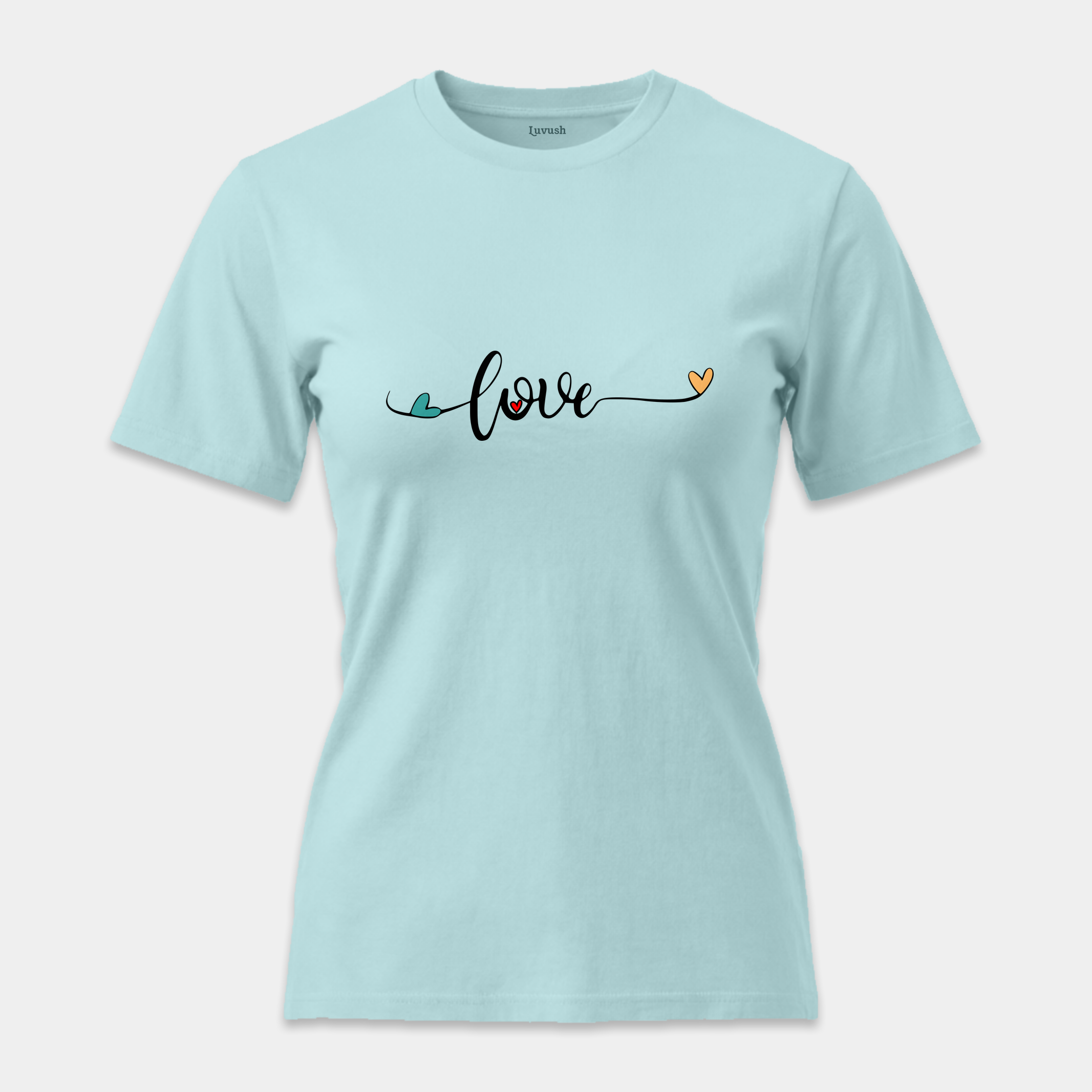 Camiseta Love Corazones Script
