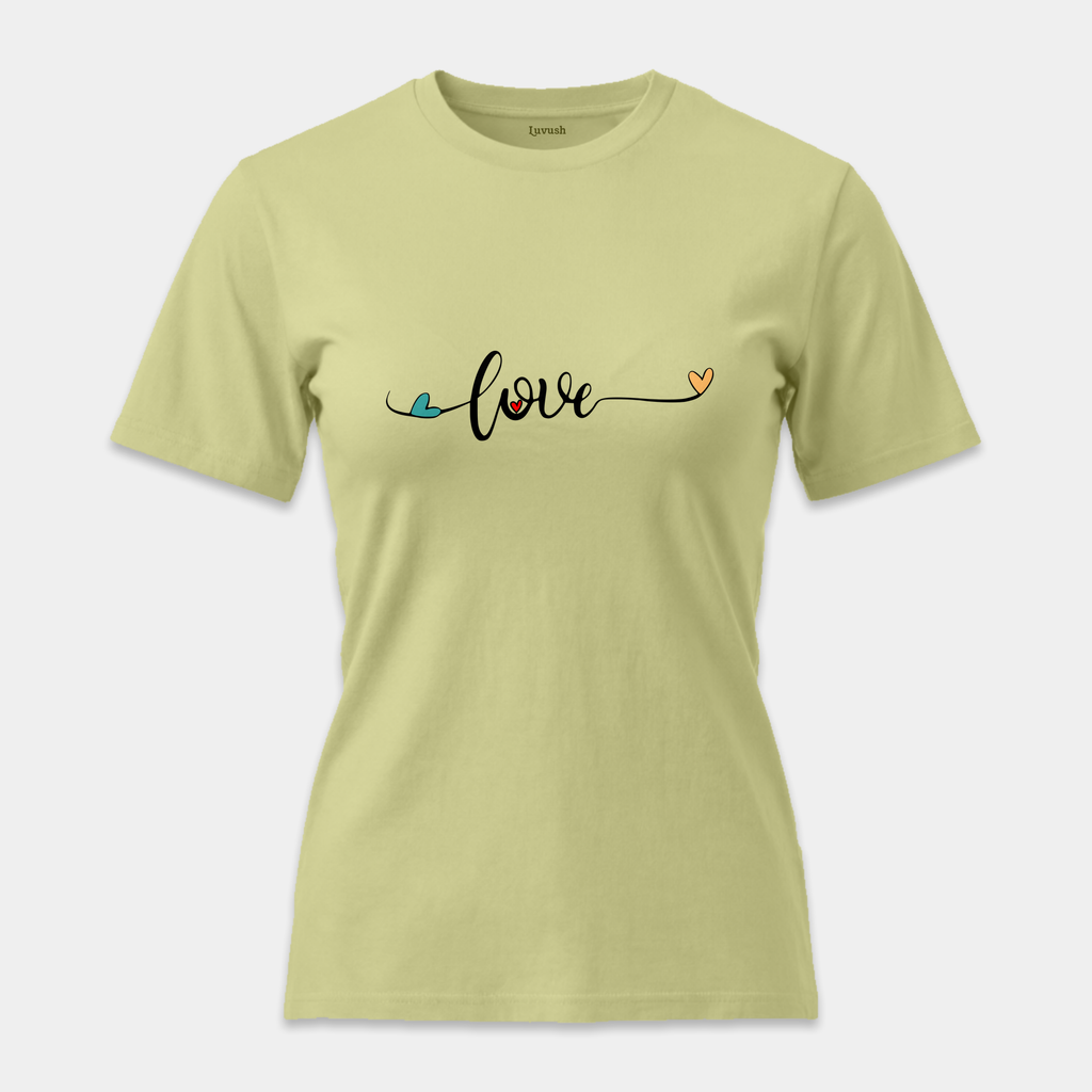 Camiseta Love Corazones Script