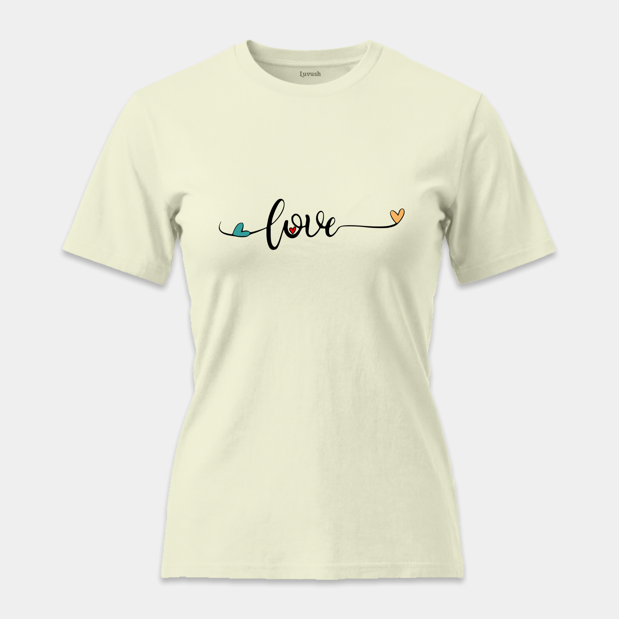 Camiseta Love Corazones Script